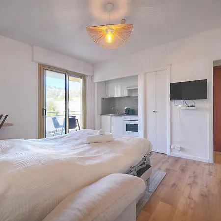 Apartment Lumineux Avec Loggia A0b203
